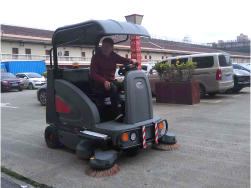 工廠自動掃地機