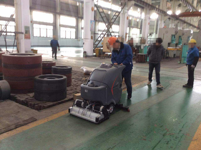 洗地機廠家解析洗地機所具備的優勢？