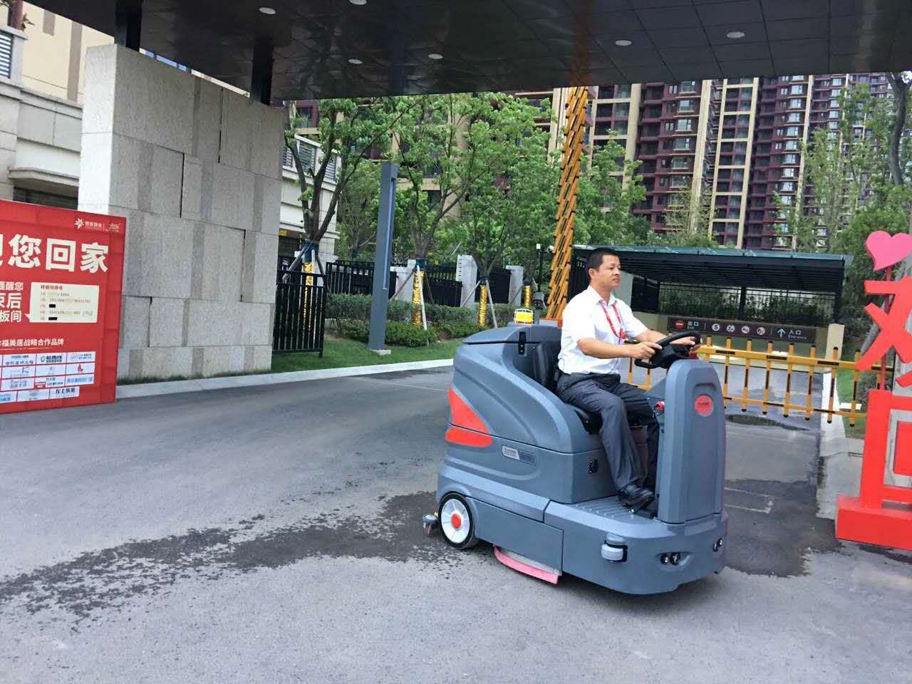 別讓“駕駛式洗地機(jī)排行”誤導(dǎo)了你購買行為